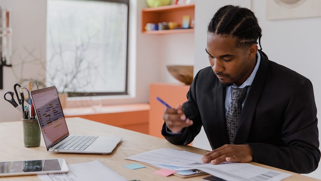Entrepreneur Weekly Planning: Stop Being Busy, Start Winning